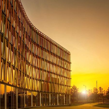 Radisson Blu Hotel & Convention Centre Kigali Exteriér fotografie The new building of the University of Novi Sad