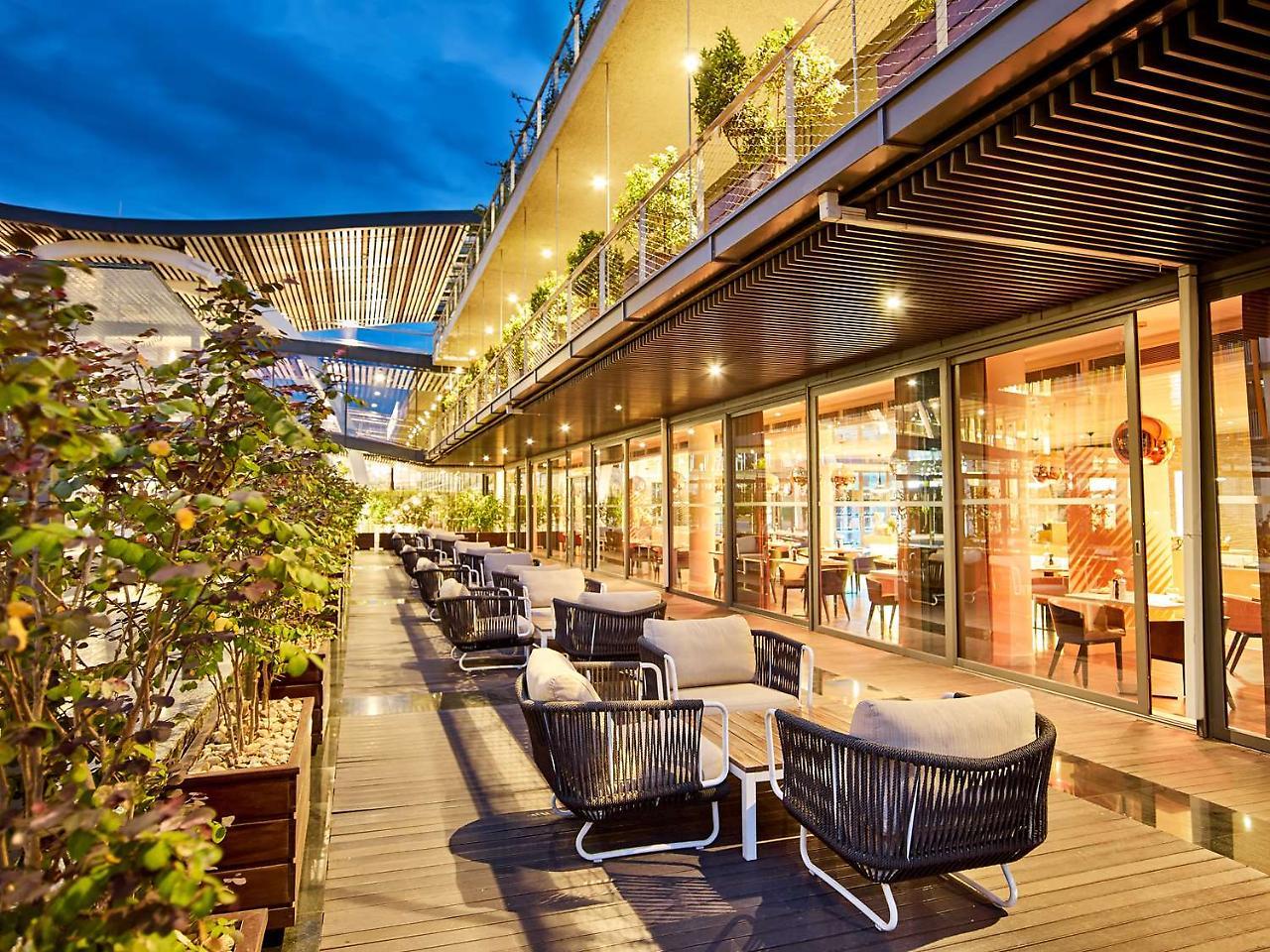 Radisson Blu Hotel & Convention Centre Kigali Exteriér fotografie The Terrace