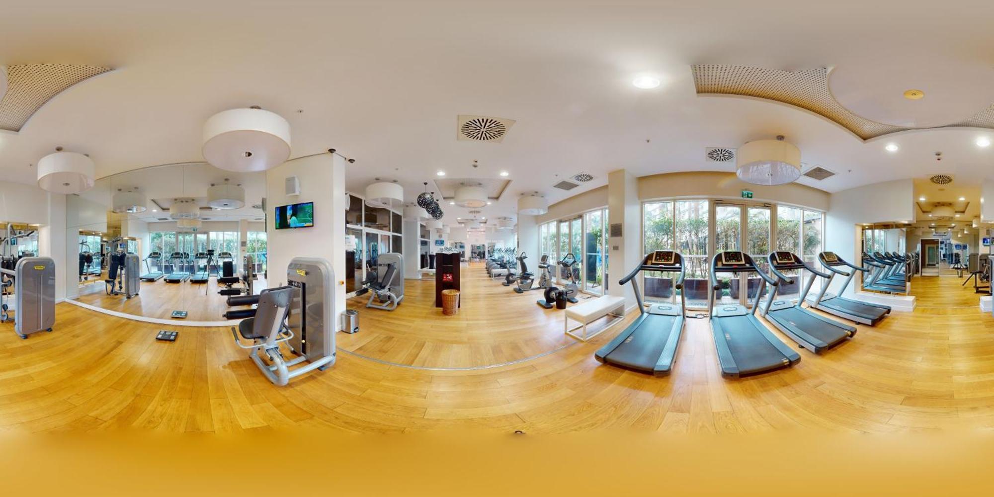 Radisson Blu Hotel & Convention Centre Kigali Exteriér fotografie 360° spherical panorama of a gym