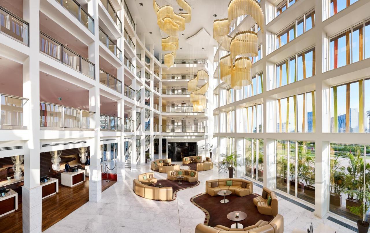 Radisson Blu Hotel & Convention Centre Kigali Exteriér fotografie The lobby of the hotel