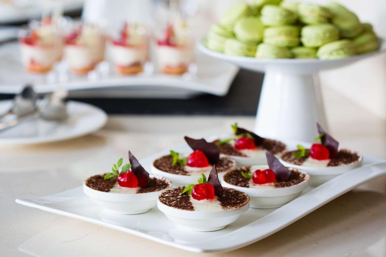 Radisson Blu Hotel & Convention Centre Kigali Exteriér fotografie A dessert